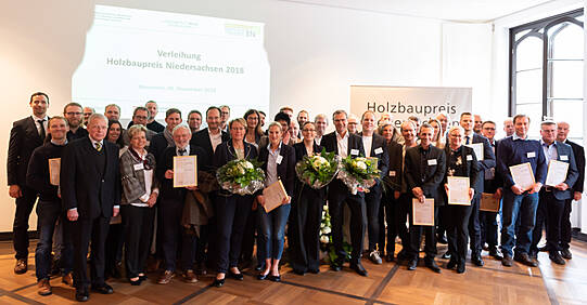 Gruppenfoto aller Beteiligten